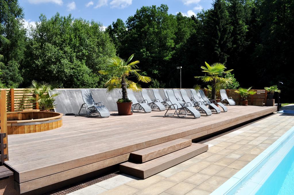 Sporthotel Barborka Hluboká nad Vltavou Екстериор снимка