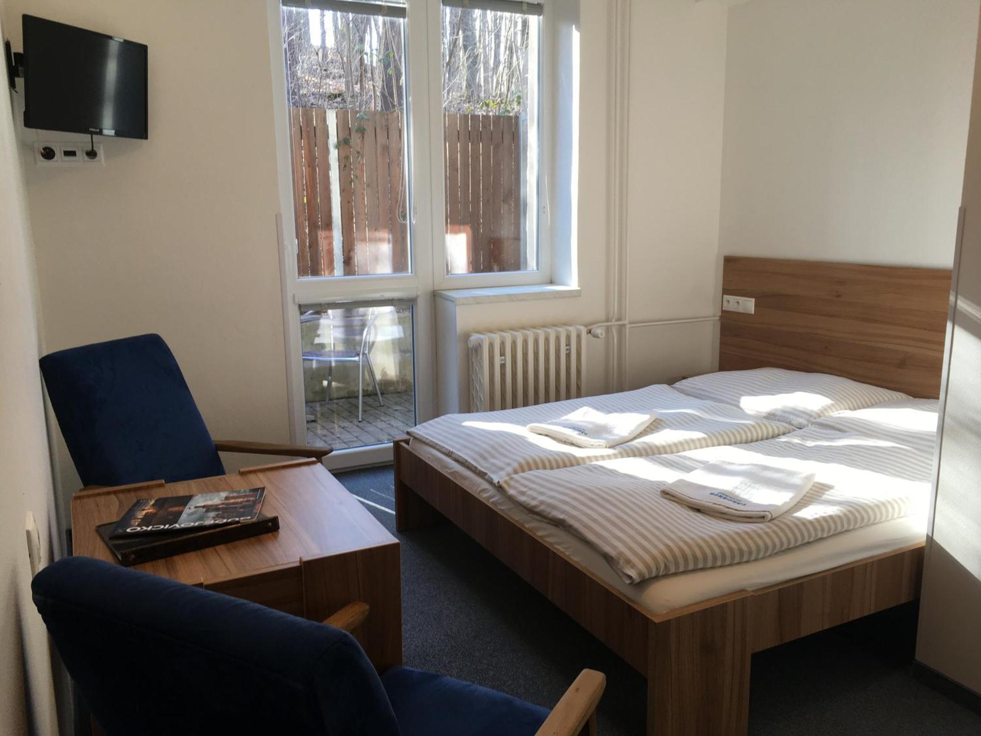 Sporthotel Barborka Hluboká nad Vltavou Екстериор снимка