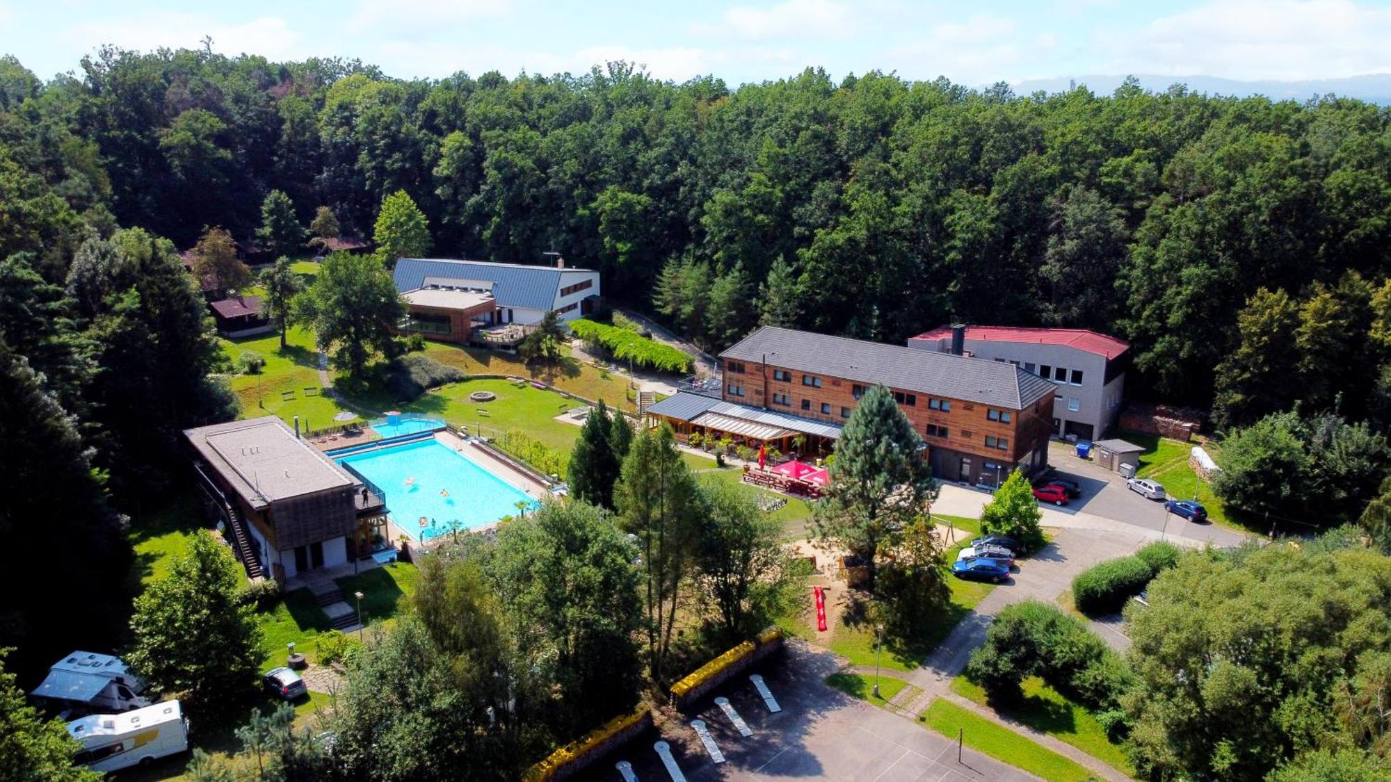 Sporthotel Barborka Hluboká nad Vltavou Екстериор снимка